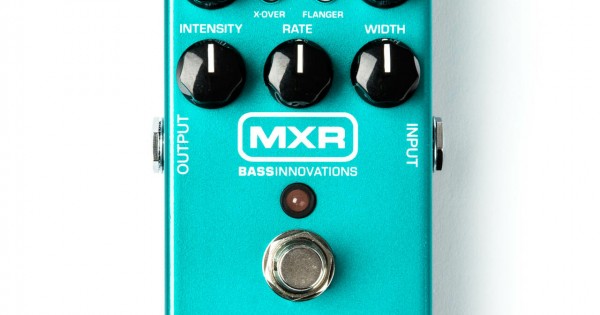 MXR M83 Bass Chorus Deluxe Pedal